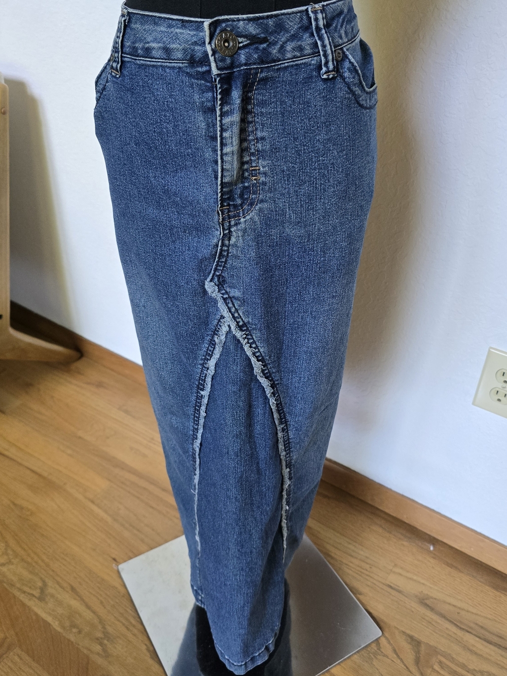 Cato Denim Maxi Skirt Raw Edge Distressed Front Slit Embroidered Size 14